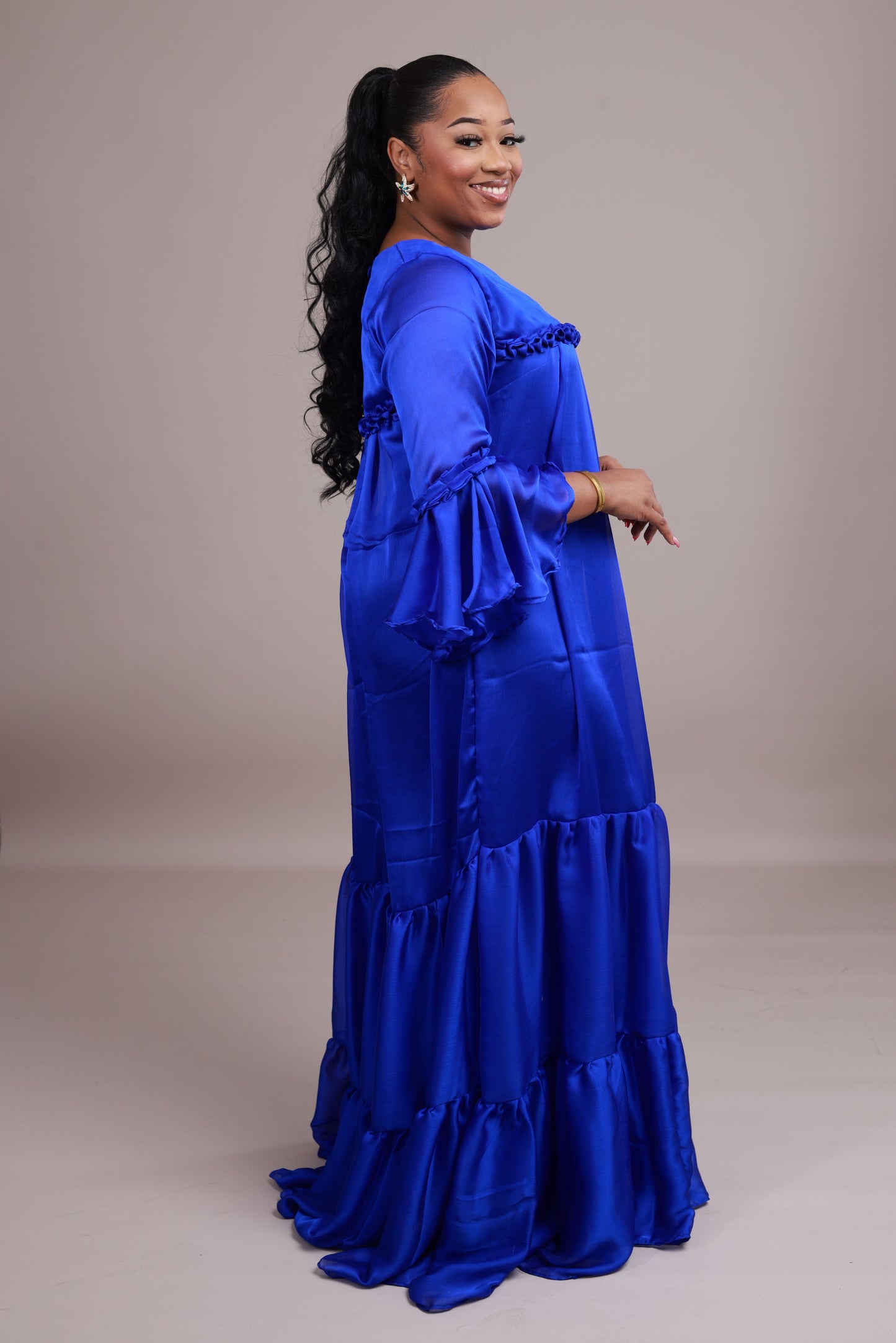 Robe chiffon de soie bleue roi